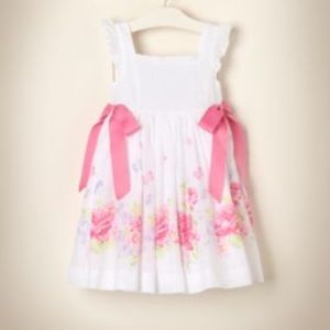 In search of this dress.